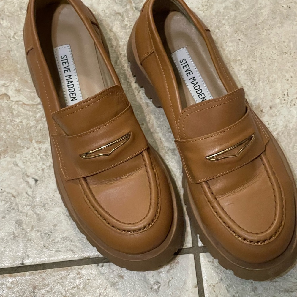 Steve Madden Tan Loafers Moccasin-Style Slip-Ons